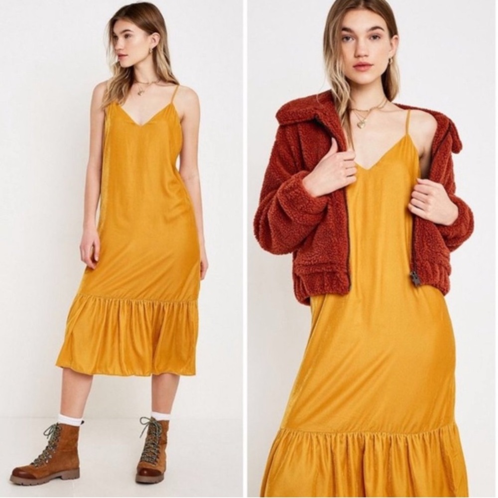 Urban Outfitters UO Madeline Velvet Midi Dress